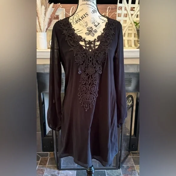 Little Black Dress Long Sheer Sleeves Open Arms Embroidered Front Women’s Large - Picture 1 of 7
